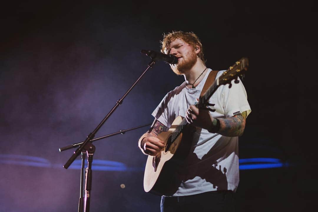 エド・シーランさんのインスタグラム写真 - (エド・シーランInstagram)「Kuala Lumpur ! 📸 @zakarywalters #dividetour」4月14日 23時42分 - teddysphotos