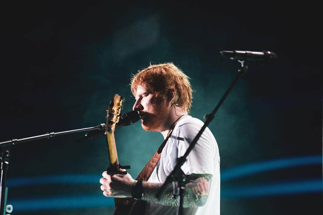 エド・シーランさんのインスタグラム写真 - (エド・シーランInstagram)「Kuala Lumpur ! 📸 @zakarywalters #dividetour」4月14日 23時42分 - teddysphotos