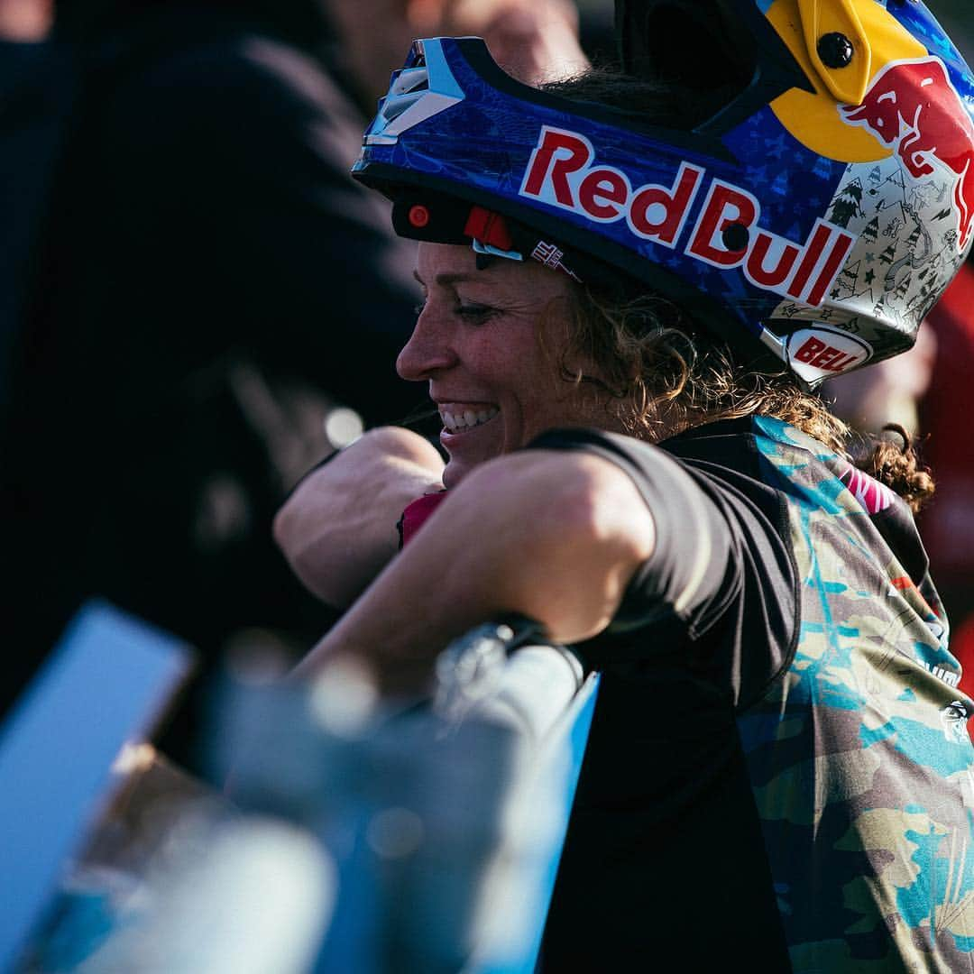 Shimanoさんのインスタグラム写真 - (ShimanoInstagram)「@jillkintner makes it 9 straight wins at the Unofficial World Championship of Dual Slalom here at the 2019 Sea Otter Classic! #ShimanoMTB 📸: @aledilullophotography」4月14日 23時47分 - rideshimano