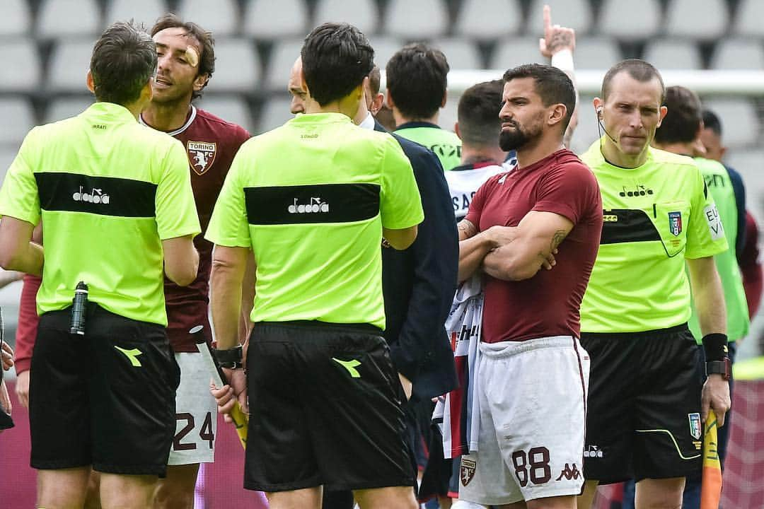 トマス・リンコンさんのインスタグラム写真 - (トマス・リンコンInstagram)「Full-time Toro vs Cagliari 1-1 Dispiacere e rabbia per questa mancanza di risultato oggi. Chiediamo solo un po’ più di rispetto in certi episodi che vanno gestiti con gli stessi parametri di valutazioni per tutti. Comunque pensiamo a noi e a continuare a pedalare tutto insieme 💪🏼 Forza Toro」4月14日 23時56分 - tomasrincon8