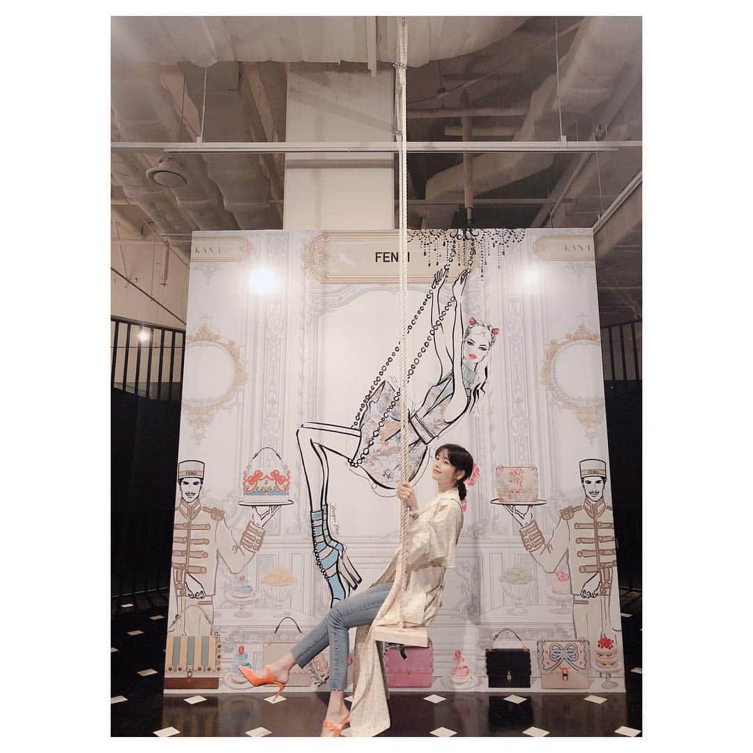 チョン・ソミンのインスタグラム：「🎀👗🌷」