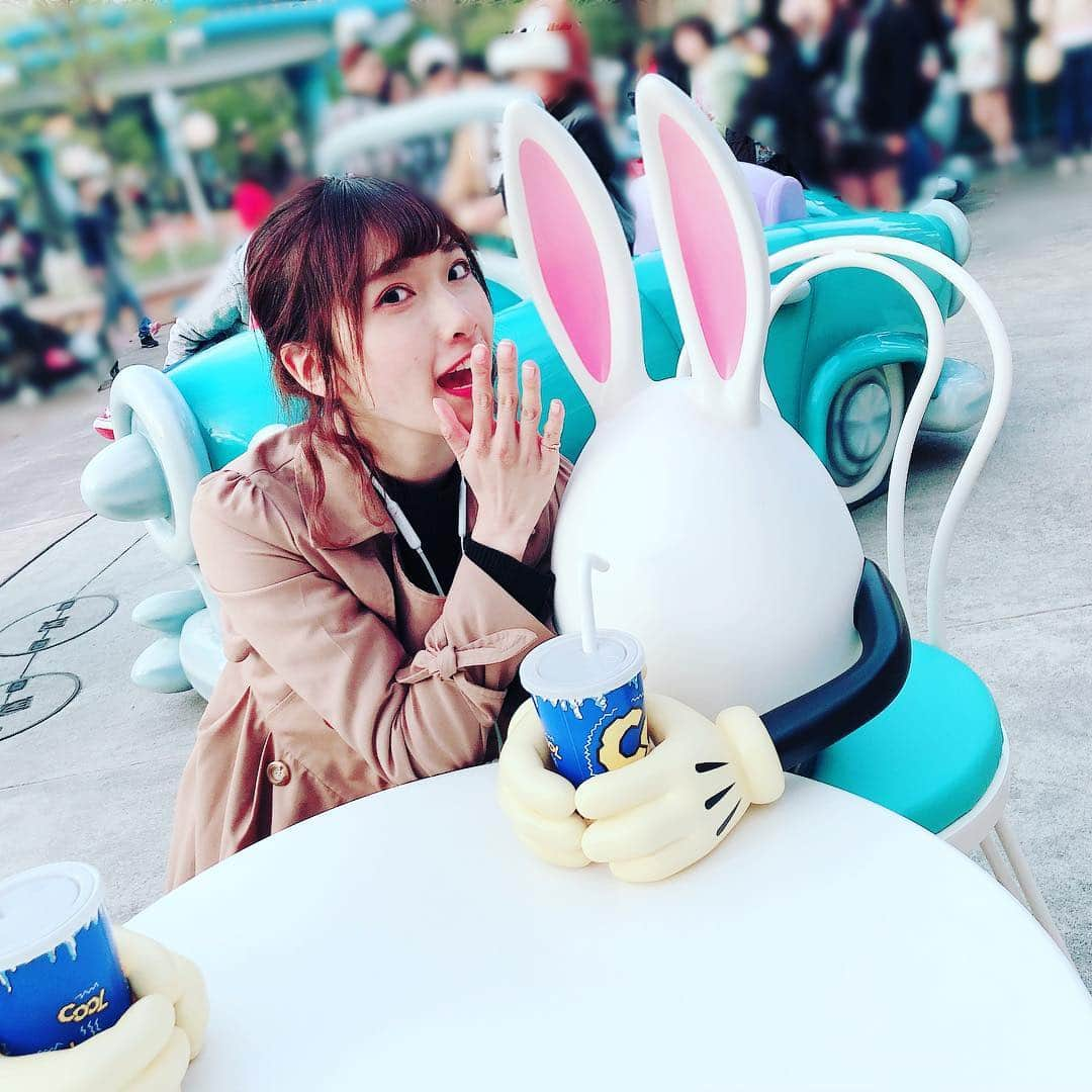 森川彩香さんのインスタグラム写真 - (森川彩香Instagram)「うさたまにデレデレな森川さん🥚🐰 #ディズニーランド #ディズニー #disneyland #disney #うさたま #うさたま大脱走 #dヲタ #dヲタさんと繋がりたい」4月15日 0時09分 - morikawa_ayaka