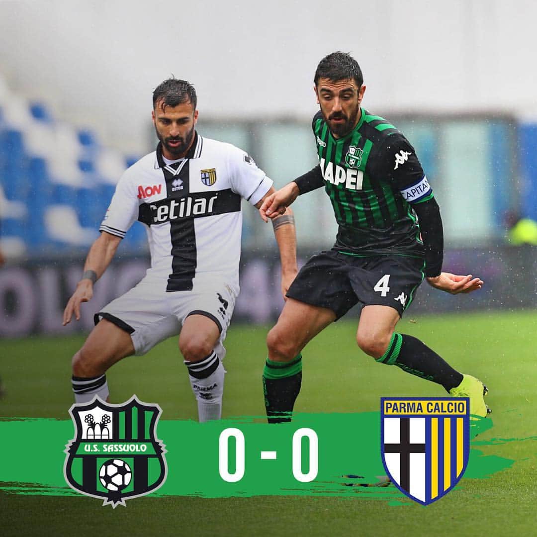 USサッスオーロ・カルチョさんのインスタグラム写真 - (USサッスオーロ・カルチョInstagram)「Porta stregata per i neroverdi: #SassuoloParma termina 0-0 🖤💚 #ForzaSasol」4月15日 0時01分 - sassuolocalcio