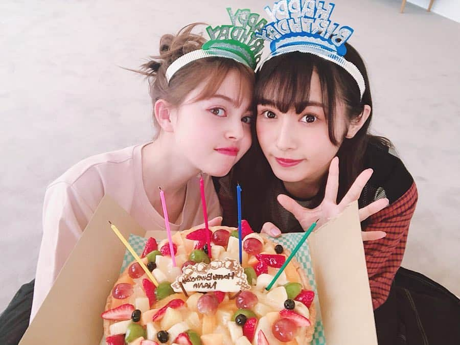 加藤ナナさんのインスタグラム写真 - (加藤ナナInstagram)「﻿ 21歳になりました😽🌸﻿ 昨日の撮影でぺー氏が﻿ ケーキを持ってきてくれたの🥺﻿ うれしかったなぁ🤤❤️﻿ 21歳のかとうも﻿ よろしくお願いしますっ！✨」4月15日 0時01分 - katouchan