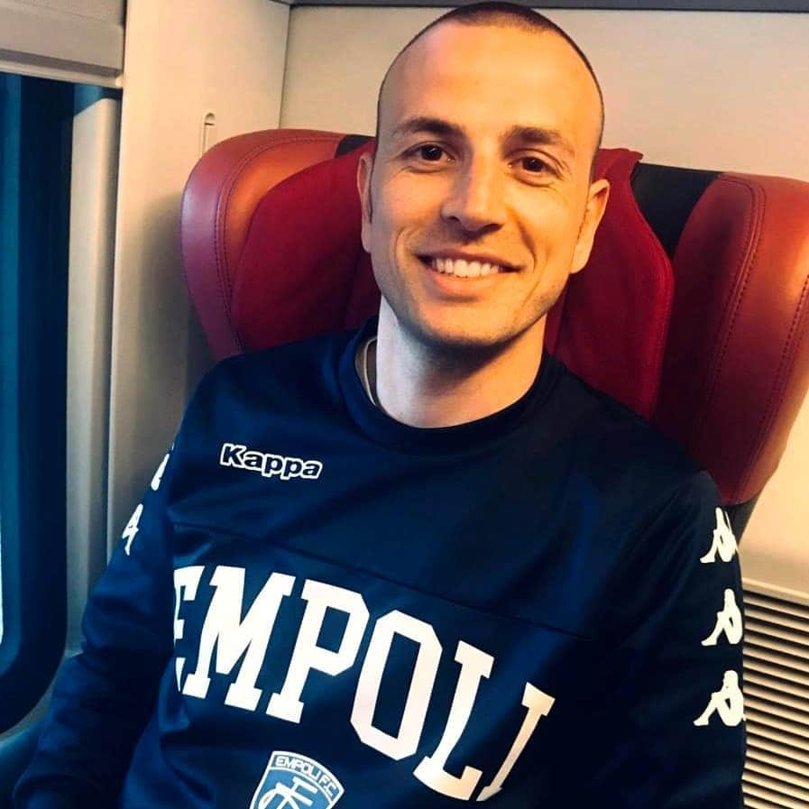 エンポリFCさんのインスタグラム写真 - (エンポリFCInstagram)「In viaggio verso Bergamo 🚄; domani #AtalantaEmpoli📸」4月15日 0時02分 - empoli_fc_official