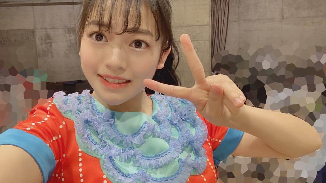 高岡薫のインスタグラム：「チーム8結成5周年記念コンサート in 山梨 ありがとうございました！  今回は13日の昼公演と夜公演、14日の夜公演に出演させていただきました！  １３日の昼公演のユニットはMust be nowでしたー！ダンスナンバーだったよ！どうでしたかー？ 13日の夜公演では#vojatension さんといっしょにBohemian Rhapsodyを歌わせていただきました！練習の時に、わからないところや間違ったところを丁寧に教えてくれました…！ありがとうございました😭✨✨ 夜公演の中盤ではミュージカルパートが！#梅棒 さんがミュージカルの演出をしてくださいました！オーディションにはおちてしまったのですが、ミュージカルで最後の曲の十年桜を、オーディションを受けたメンバー全員で踊りました！  そして、アンコールでは#エイトルズ による演奏も！！久しぶりに演奏できて嬉しかった〜🐥 またコンサートのこと書くね✨  #チーム8 #チーム8結成5周年記念コンサート  #河口湖ステラシアター  #高岡薫」