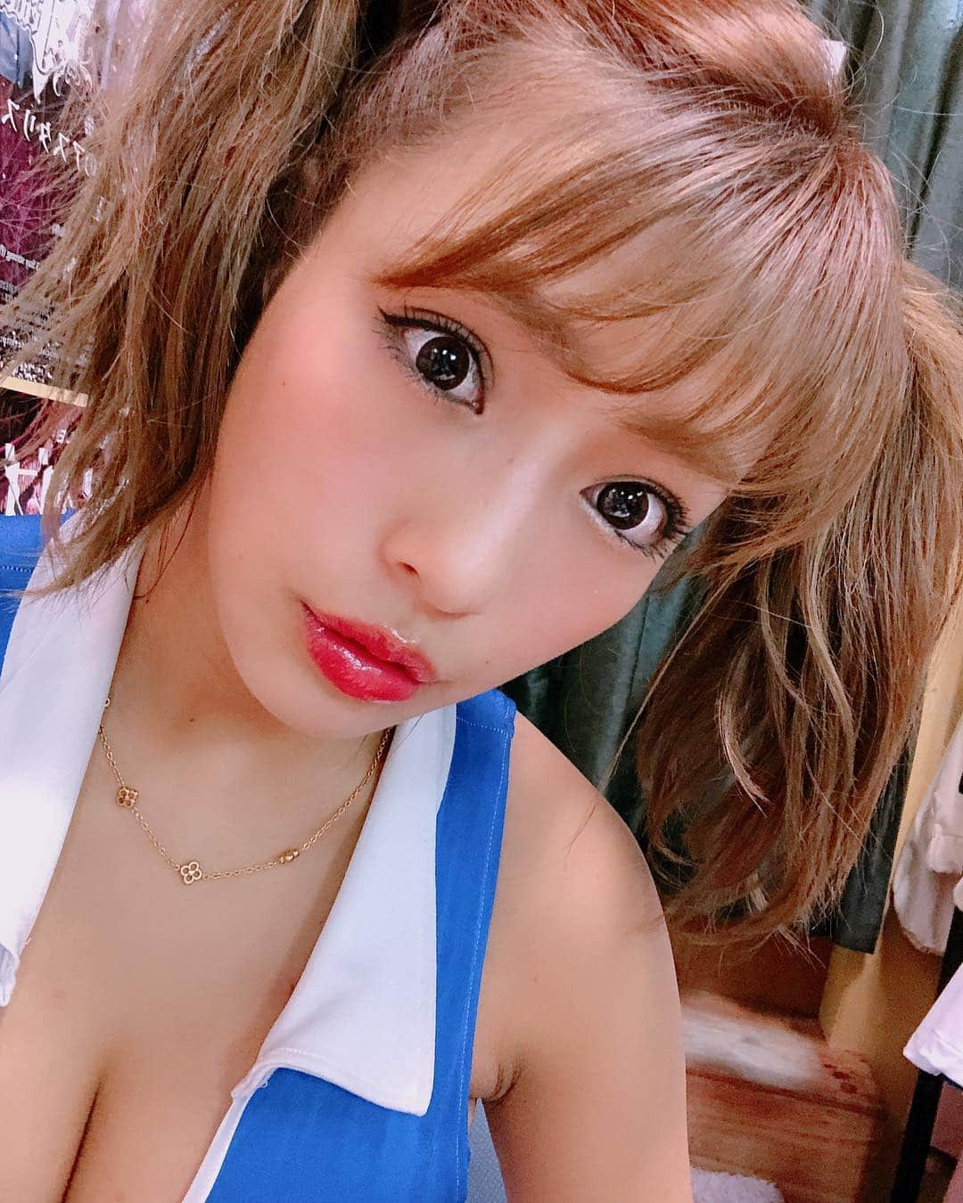 橋本梨菜さんのインスタグラム写真 - (橋本梨菜Instagram)「ワンマンライブは5/5やから みんなsherbetワンマンチケット ゲットしてねー！！！ ネット予約もTシャツ予約も 開始してるからね！！ 詳しくはsherbetついったーみてね！」4月15日 0時05分 - hashimoto_rina_