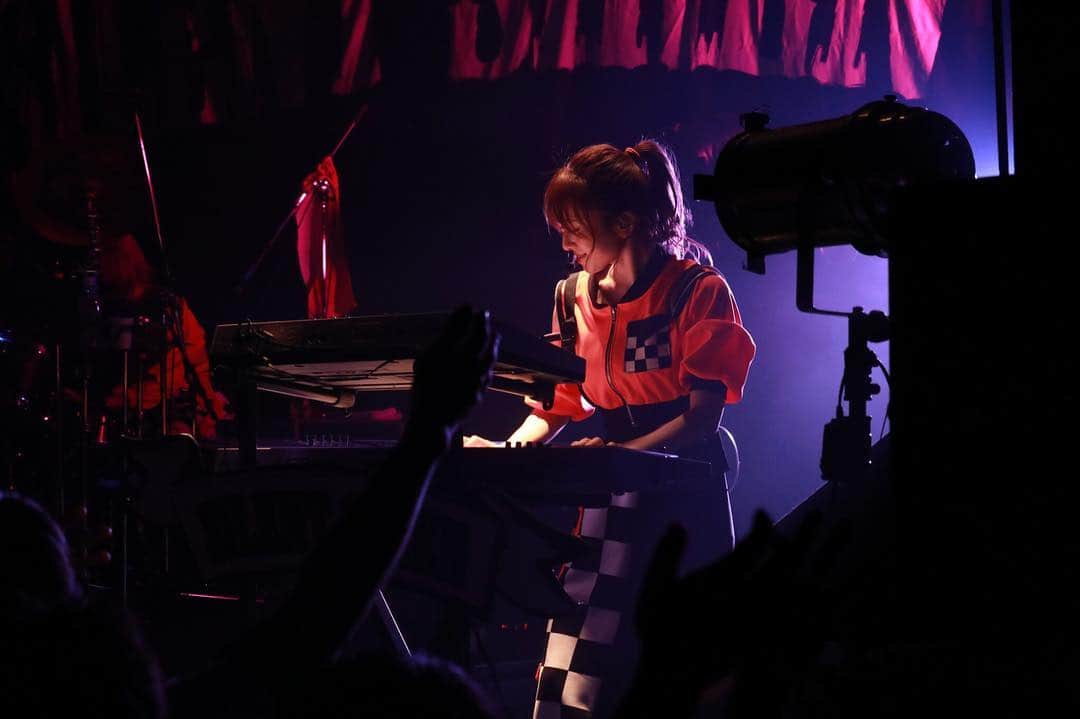 黒坂優香子さんのインスタグラム写真 - (黒坂優香子Instagram)「♡ ・ ・ 明日からまた一週間 頑張ろうね☺︎✨ ・ 私達のライブで パワーチャージ出来てたらいいなぁ🔥 ・ ・ #3131さんツアー」4月15日 0時13分 - yukakokurosaka0606