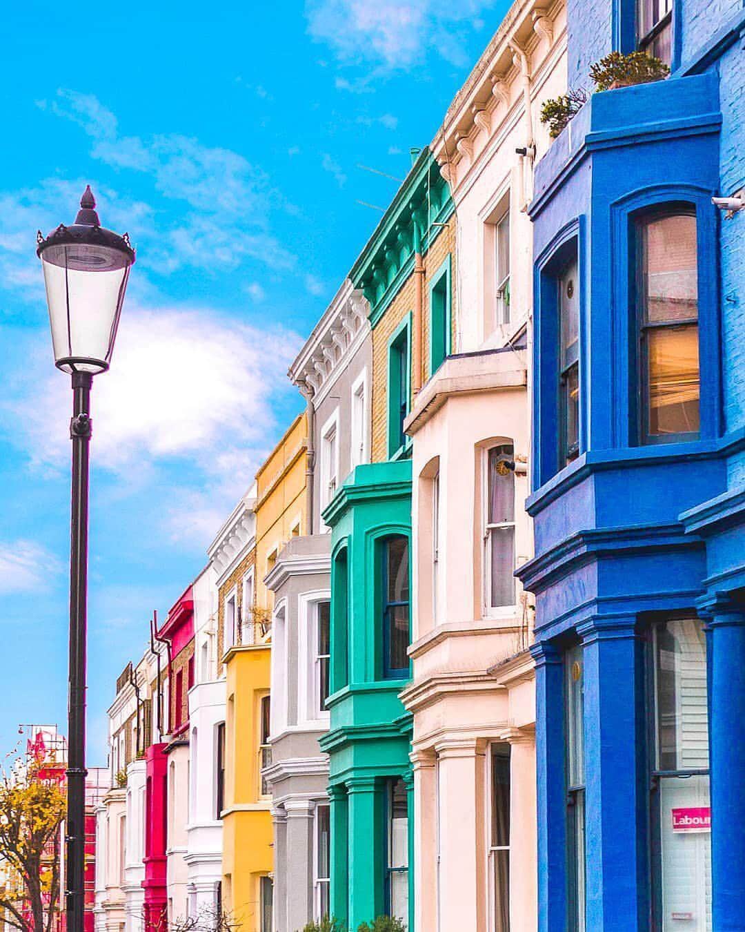 Travel + Leisureさんのインスタグラム写真 - (Travel + LeisureInstagram)「Notting Hill is one of London's most vibrant neighborhoods 🌈 We've got the guide to everything you need to eat on your next trip to London - link in bio! #tlpicks courtesy of @delafuentecam」4月15日 0時22分 - travelandleisure
