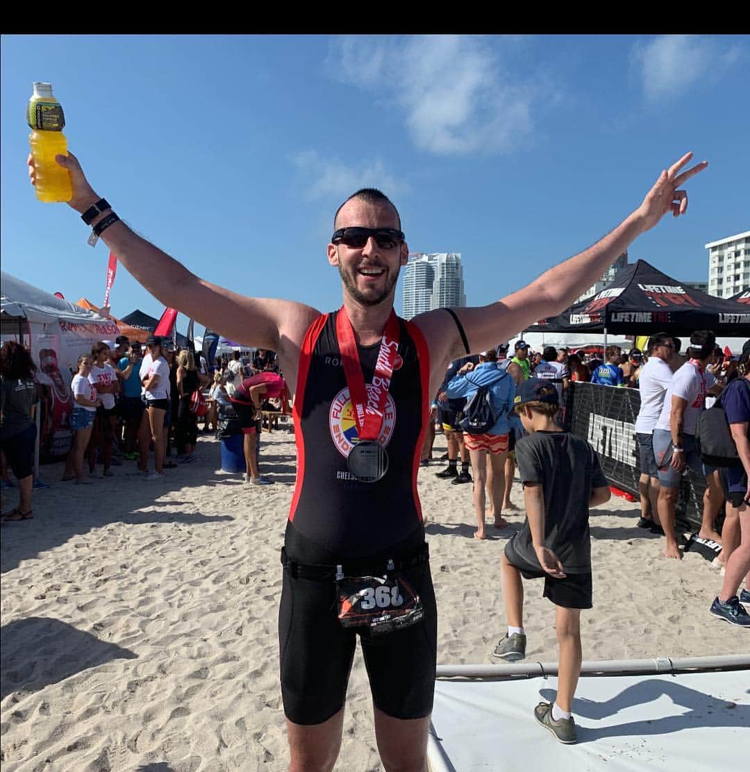 カリーヌ・ロワトフェルドのインスタグラム：「RESPECT, Vladimir❤️. #southbeachtriathlon❤️ 2:54:34 👏👏👏👏@vladimirrestoinroitfeld」