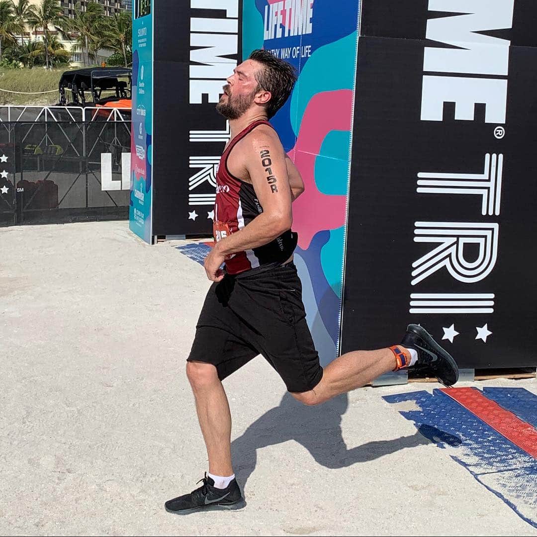 のインスタグラム：「Done! Sunburned and exhausted but totally worth it. Thanks again to @stjude for letting be a part of this! #SoBeTri」
