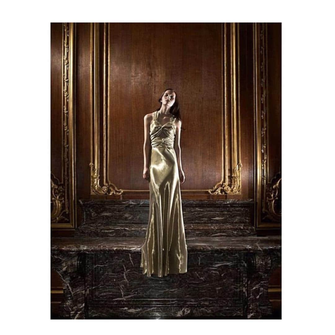 ソフィア ココサラキのインスタグラム：「Archival bias cut liquid gold dress from my red carpet period, Vionnet S/S 2007 regram @billgeorgoussis #vionnet」