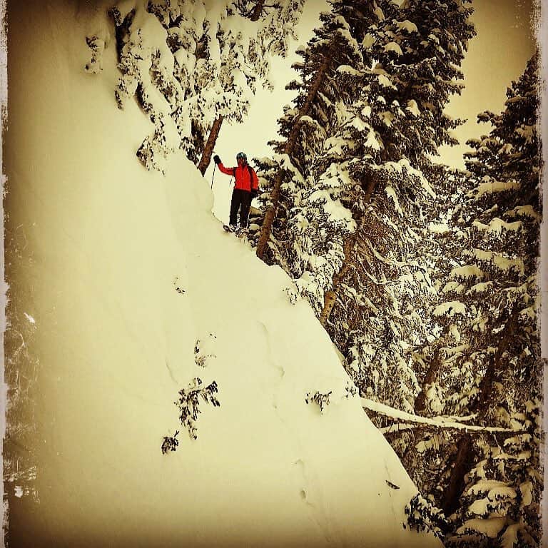 ロブ・モローのインスタグラム：「On "Barry Barry Steep" @snowbird #Utah #skiing」