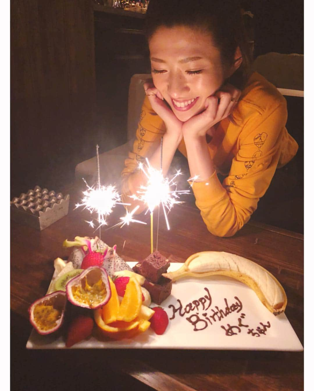 菊井彰子さんのインスタグラム写真 - (菊井彰子Instagram)「愛すべき めぐみさんの@yanameguchan  お誕生日をお祝いをしました🎂❤️何が食べたい❓と聞いたら今までは焼肉！とかステーキ！とかだったのが、「お米が美味しいお店」とオーダーが🙋‍♀️時間の流れを感じます（笑） 流石に香川のお米おいでまいを取り扱っているお店はなかったので、（exおいでまい大使w）選んだのは恵比寿「米福」へ！我ながらナイスチョイス🙌5種類のお米を選べて最高に美味しかった💕そのあとはboctokというおっされなカフェバーみたいなところでフルーツジュースとフルーツプレートでお祝いしたよ🥂 めぐちゃんにとって沢山の幸せが訪れる一年になりますように✨ #生誕祭 #happybirthday  #米福 #boctok」4月15日 1時10分 - yanakiku_kiku