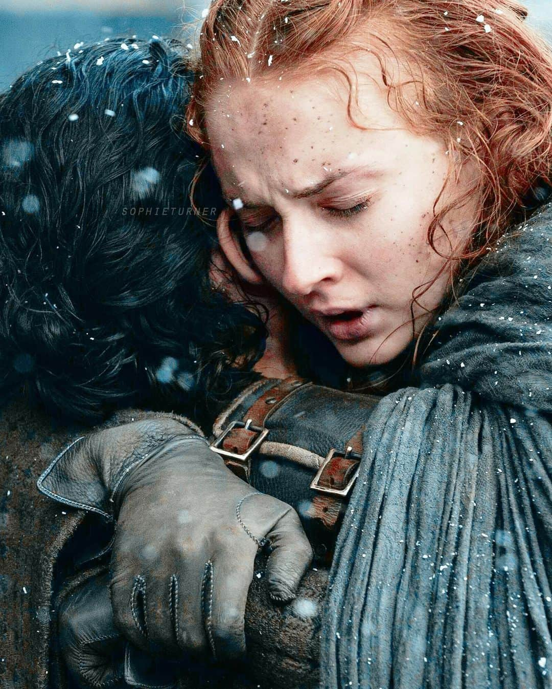 ソフィー・ターナーさんのインスタグラム写真 - (ソフィー・ターナーInstagram)「Today is the last Game of Thrones season premiere EVER. 😭 And one of the last days we get to see Sophie play Sansa. Get your tissues READY!」4月15日 1時02分 - sophieturner