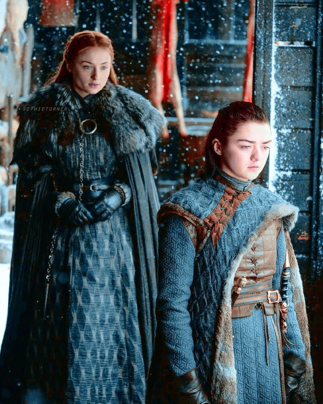 ソフィー・ターナーさんのインスタグラム写真 - (ソフィー・ターナーInstagram)「Today is the last Game of Thrones season premiere EVER. 😭 And one of the last days we get to see Sophie play Sansa. Get your tissues READY!」4月15日 1時02分 - sophieturner