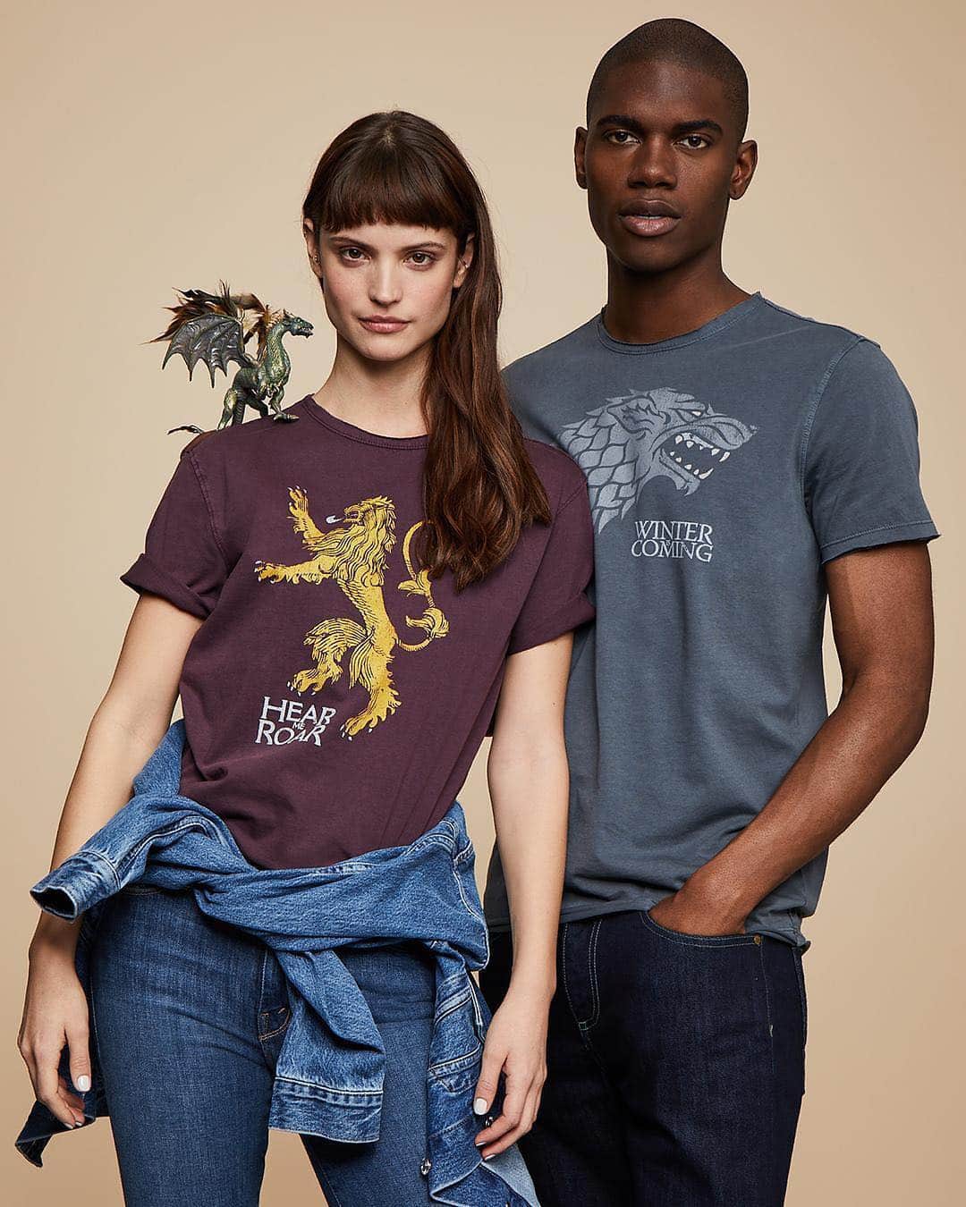 Bloomingdale'sさんのインスタグラム写真 - (Bloomingdale'sInstagram)「Serving Khaleesi vibes (and showing our house loyalty) in new @JohnVarvatos x GOT tees. Who else is watching tonight? 👑🐉 . . . . . . . #ForTheThrone #JVForTheThrone #MotherOfDragons #Style #Bloomingdales」4月15日 1時13分 - bloomingdales
