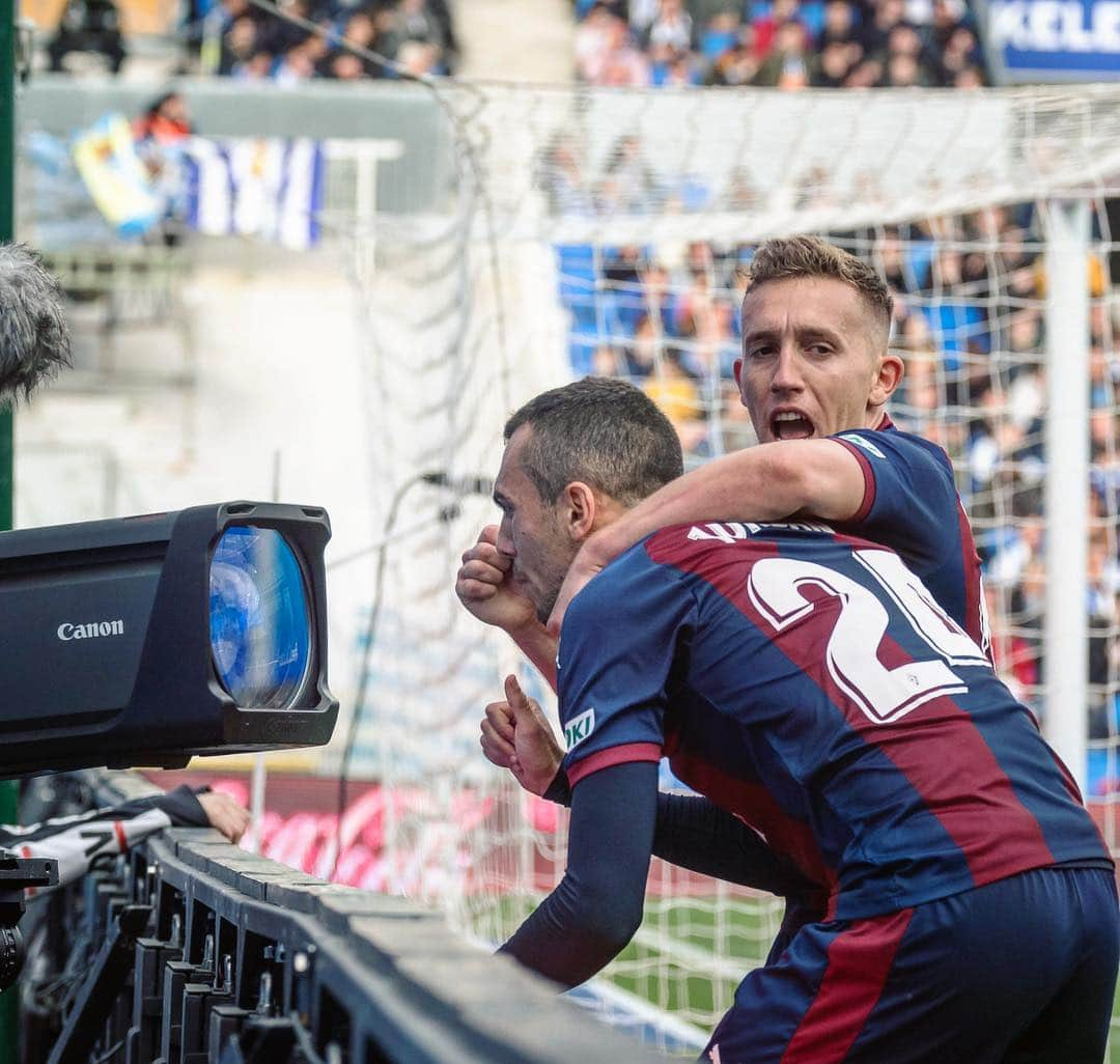 LFPさんのインスタグラム写真 - (LFPInstagram)「Let the world know, Jordán! 🎥🌎 • #Jordan #Goal #Eibar #Freekick #LaLiga #LaLigaSantander」4月15日 1時24分 - laliga