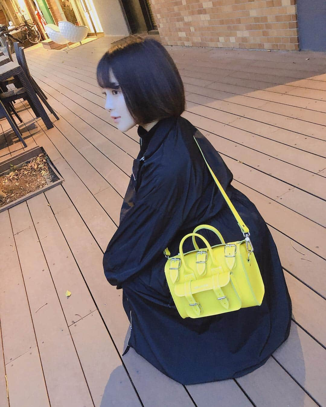 天木じゅんさんのインスタグラム写真 - (天木じゅんInstagram)「. . new bag💛💛💛 @grafeajapan  普段、bagで選ばない色だけど ここのbagの黄色とデザインが 可愛くて可愛くて💭💭💭 . . モノトーンコーデの時に 差し色で♩ . . #grafea  #bag #天木じゅん  #1mmでもいいなと思ったらいいね  #天木code #我叫天木純  #バック #鞄」4月15日 1時43分 - jun.amaki