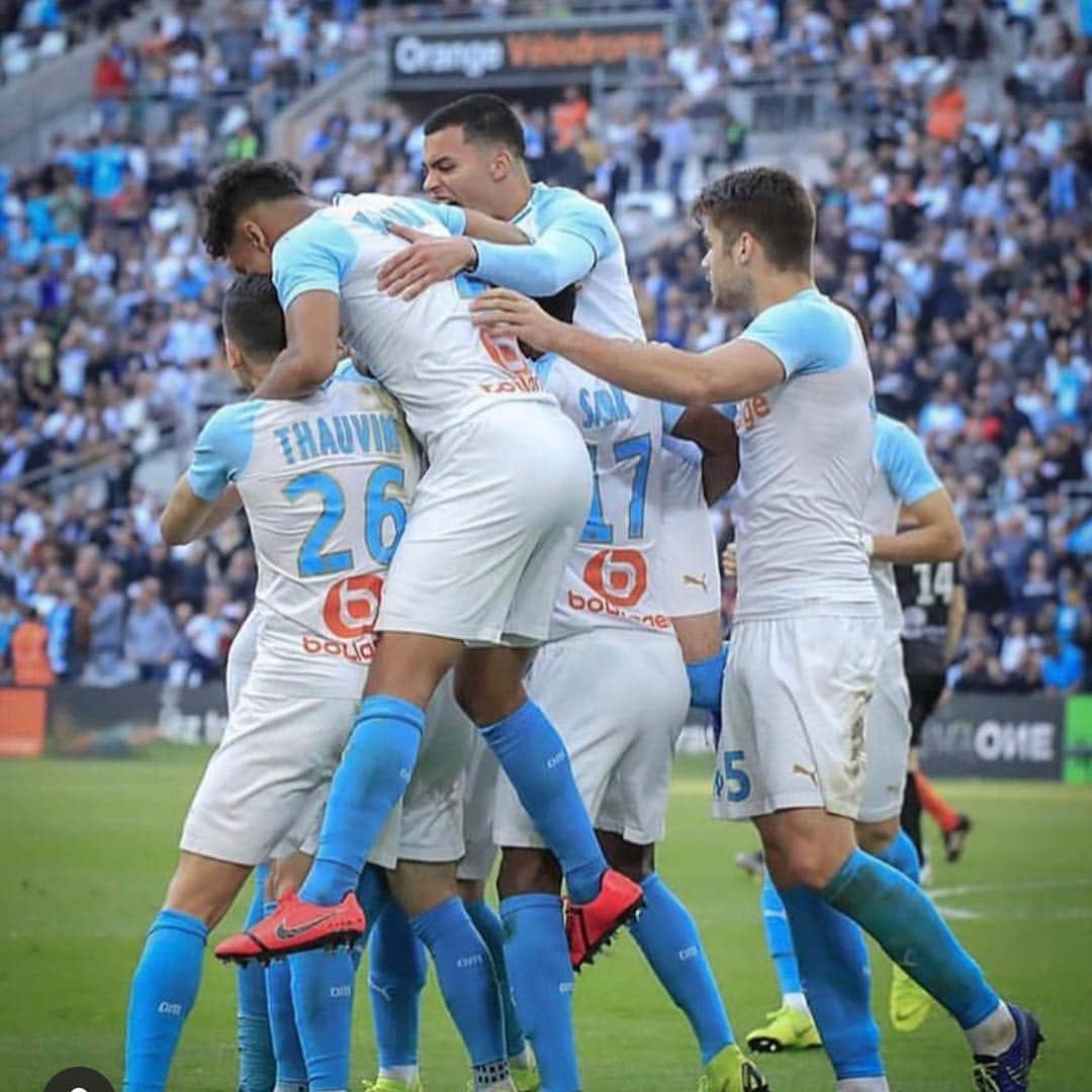フロリアン・トヴァンのインスタグラム：「Belle victoire hier ! Bravo à toute l’équipe 👌🏻 . Merci à nos supporters qui étaient nombreux hier ... (comme d’habitude 😁😘) Aller l’OM 💙」