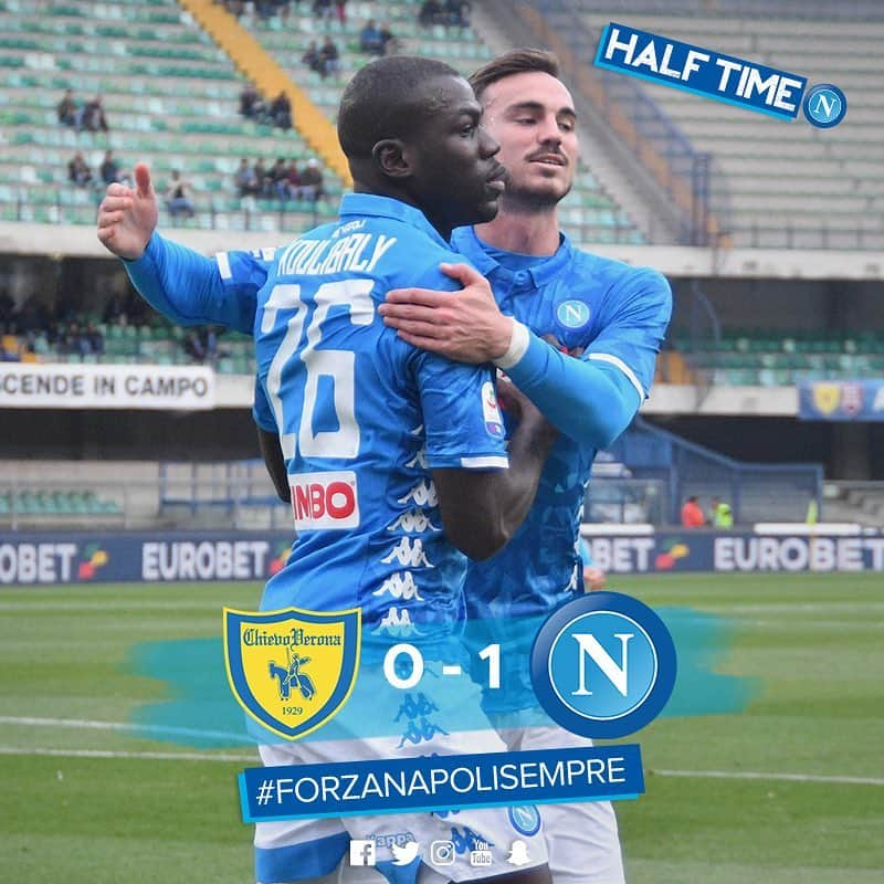 SSCナポリさんのインスタグラム写真 - (SSCナポリInstagram)「📌 Fine primo tempo ❗️ ‪⚽️ ‬#ChievoNapoli‪ 0-1‬ ‪🇮🇹 @SerieA ‬ ‪💙 #ForzaNapoliSempre‬」4月15日 1時47分 - officialsscnapoli