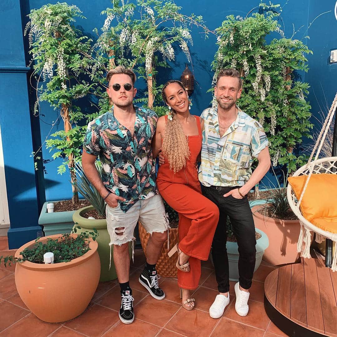 レオナ・ルイスさんのインスタグラム写真 - (レオナ・ルイスInstagram)「Beautiful day at @jemaalv 🧡 Proud of my amazingly talented boys @noceilingsent for showing us the best time 🎉✨」4月15日 2時20分 - leonalewis