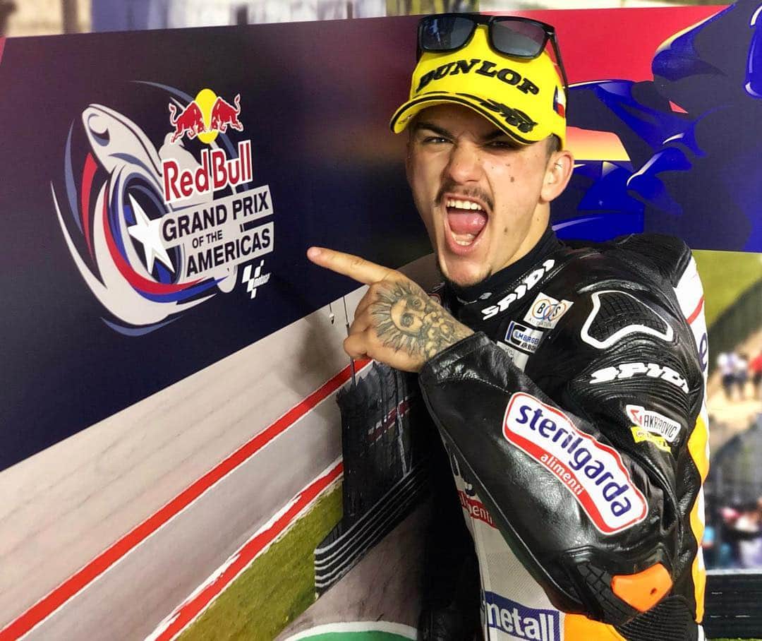 MotoGPさんのインスタグラム写真 - (MotoGPInstagram)「COTA conquered! 💪 // @aroncanet44 grabs his first win of 2019 which is also the debut victory for the @max_racing_team 🏆 #ArgentinaGP winner @jaumemasia5 steps onto the second spot of the rostrum 🥈 with teammate @m16no completing the #Moto3 podium 🥉 #AmericasGP 🇺🇸 #AC44 #MotoGP #Motorcycle #Racing #Motorsport」4月15日 2時16分 - motogp