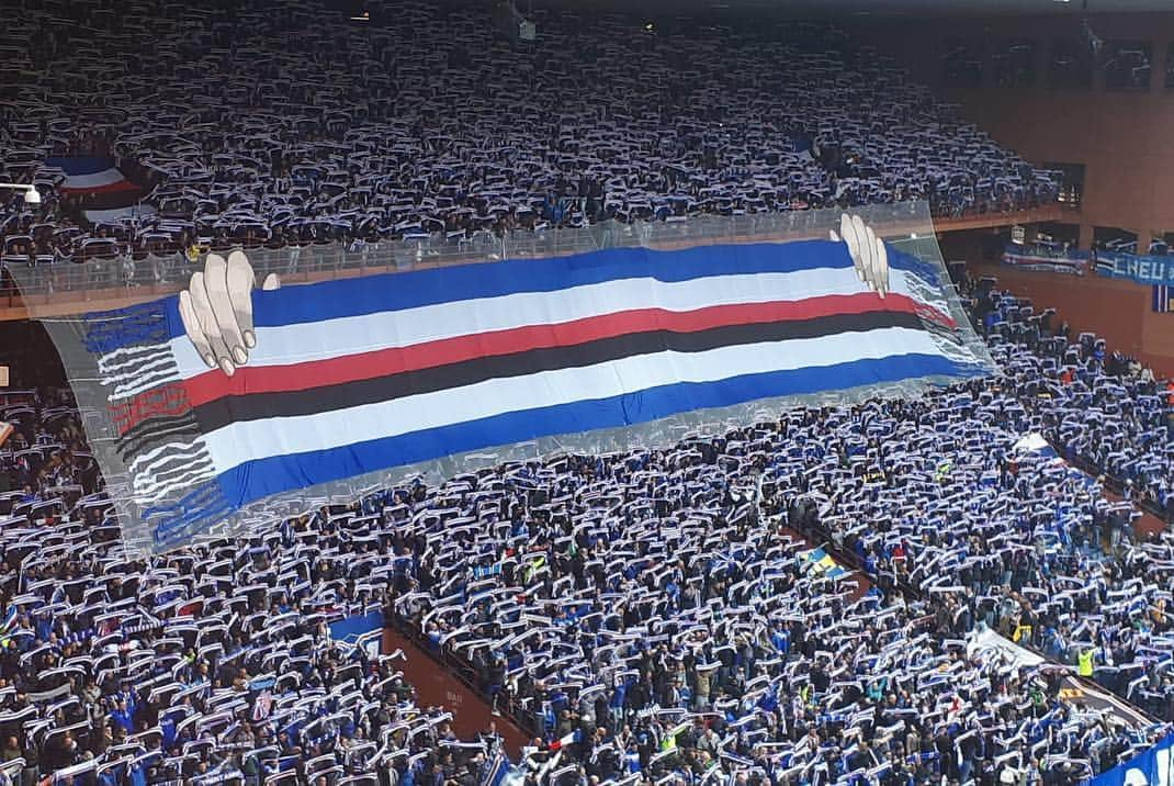 マノロ・ガッビアディーニさんのインスタグラム写真 - (マノロ・ガッビアディーニInstagram)「Ma il cielo è sempre più blu... 🔵⚪️🔴⚫️⚪️🔵」4月15日 2時26分 - manologabbiadini