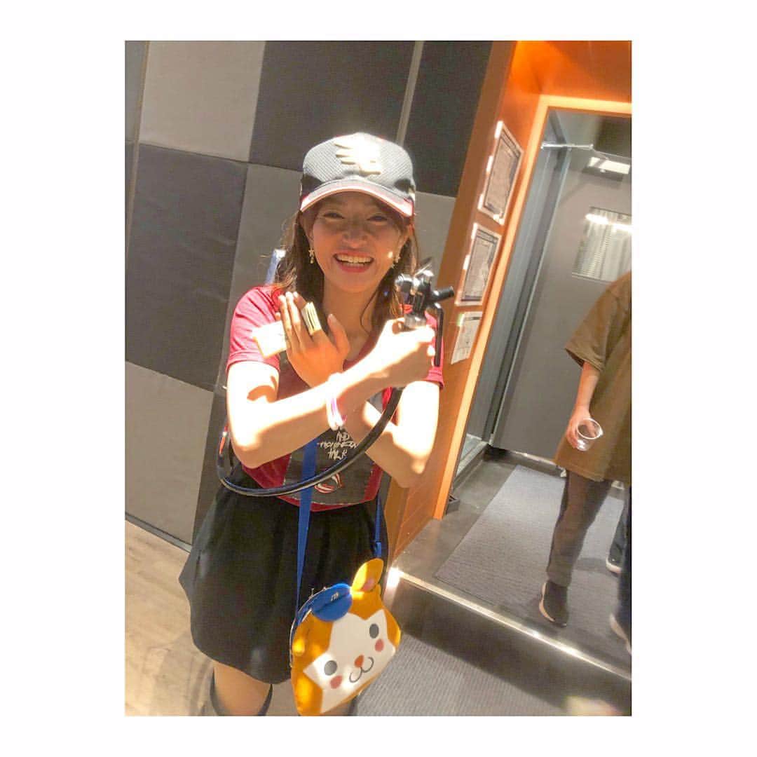 杜野まこさんのインスタグラム写真 - (杜野まこInstagram)「#杜野まこ10th記念イベント  #杜野まこ10th #オリジナルビール #GOLDENMAKOALE #金まこ #ビールの売り子 #初挑戦 #願いが叶う  #仙南シンケンファクトリー #ラベルデザイン カネシゲタカシ さん #とみやはちみつプロジェクト #ありがとう  #鈴大酒店 #通販開始」4月15日 2時30分 - makomorino