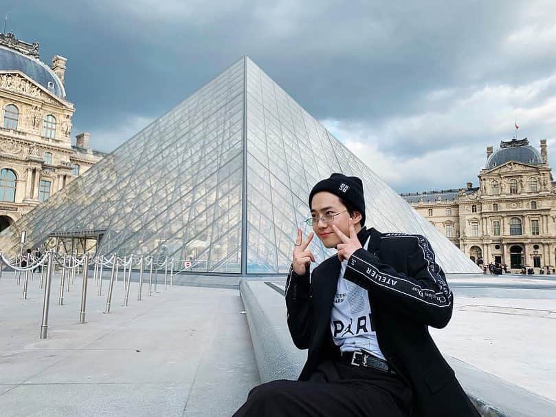 スホさんのインスタグラム写真 - (スホInstagram)「#Louvre again」4月15日 2時35分 - kimjuncotton