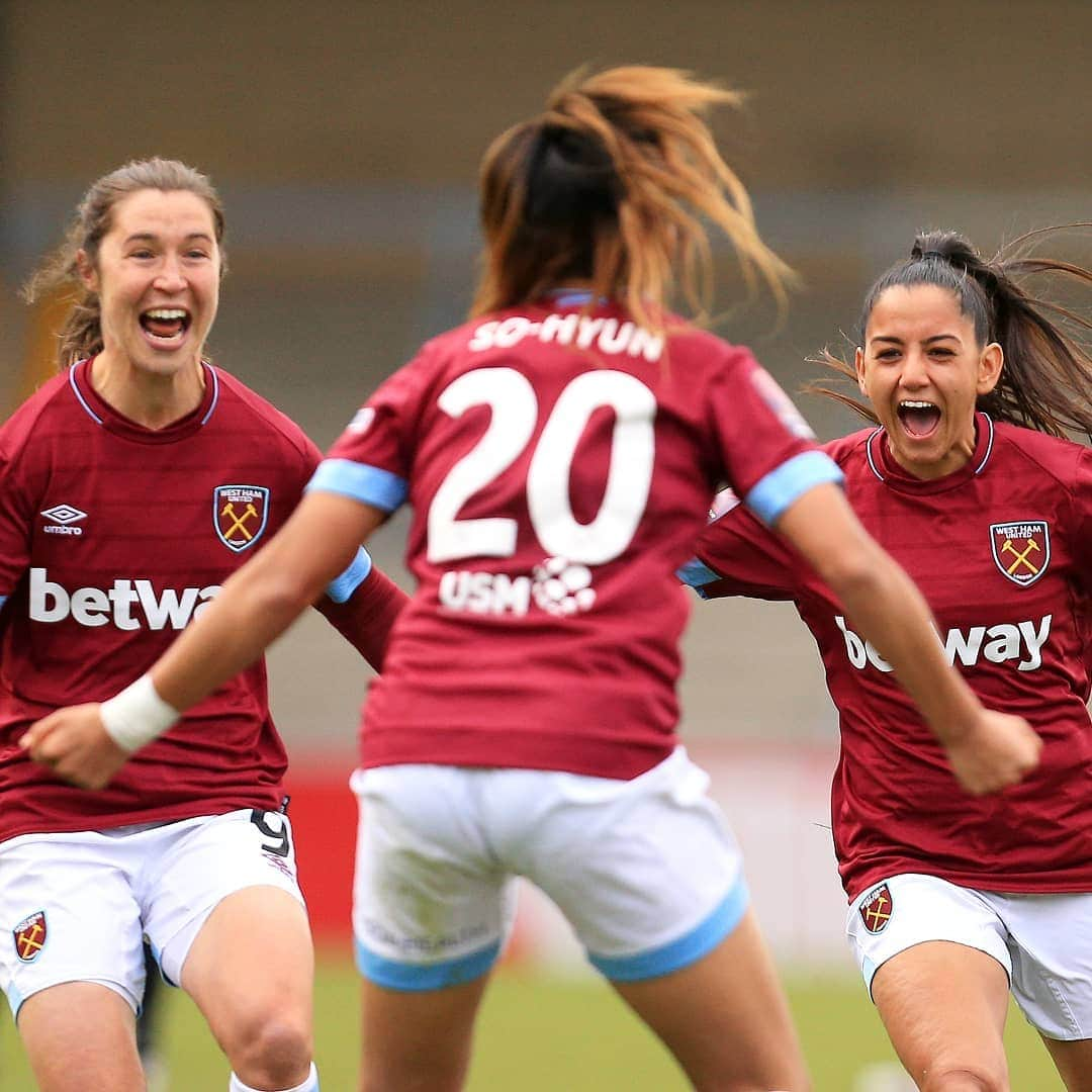 FIFAワールドカップさんのインスタグラム写真 - (FIFAワールドカップInstagram)「🇰🇷 captain @sohyun_cho_0326 scored the winning penalty to send @westhamwomen to @wembleystadium on 4 May, for The FA Women's Cup Final. It will be quite a month, as @thekfa open the #FIFAWWC against France on 7 June.  #penalty #winner #korean #queen #westham #coyi」4月15日 2時49分 - fifaworldcup