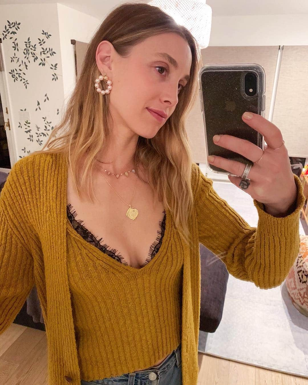 ホイットニー・ポートさんのインスタグラム写真 - (ホイットニー・ポートInstagram)「🍺Date Night Look🍺Sweater sets are great. Shopping deets in stories.」4月15日 2時57分 - whitneyeveport