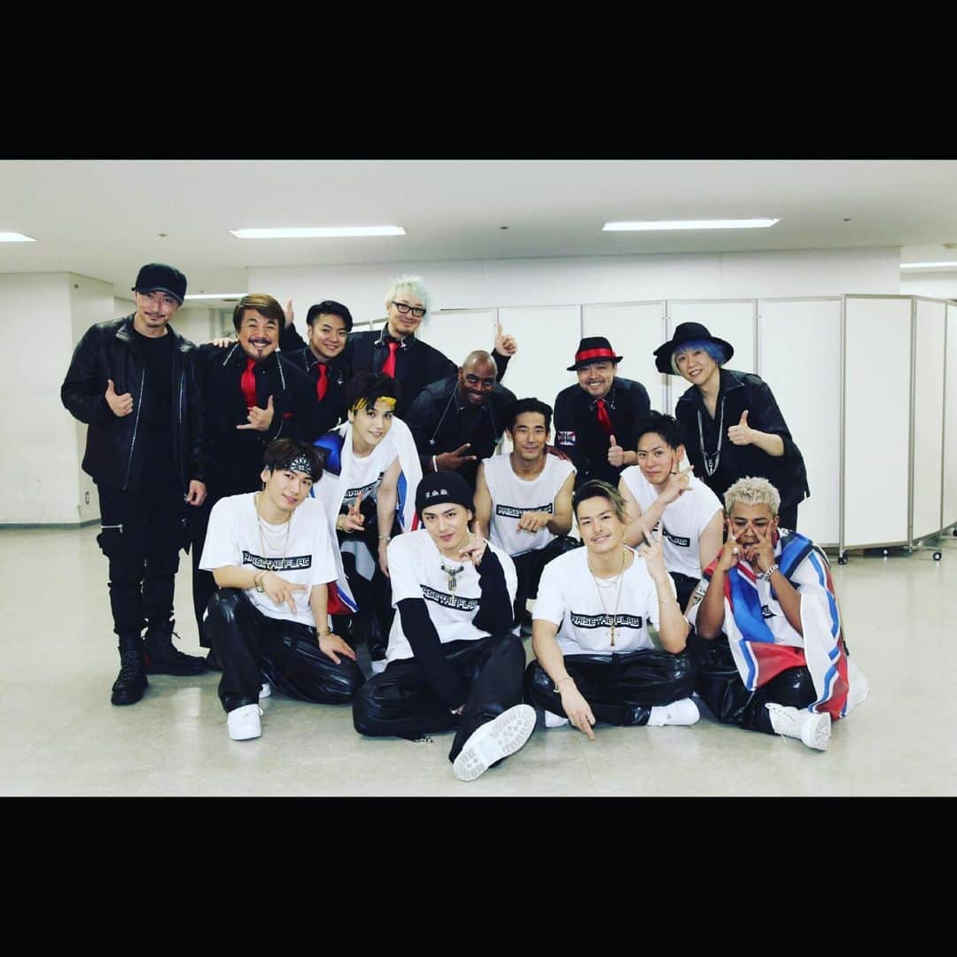 MAKIDAIさんのインスタグラム写真 - (MAKIDAIInstagram)「RESPECT & LOVE FOR 3.J.S.B.！ ENOUGH RESPECT FOR CAP with Great Band Team✨(^^) Of course one love for original D.I.ともげん👍🏼✨沢山の応援して下さる方々、沢山の方のサポートがあって気持ちが集まるライブ‼️やっぱり最高です‼️ 最高の時間をありがとうございました✨ #appreciation #lovedreamhappiness #stillgrowing #香辛薬麺 タグ付けしきれてなくてすみません🙏🏻」4月15日 3時17分 - exile_makidai_pkcz