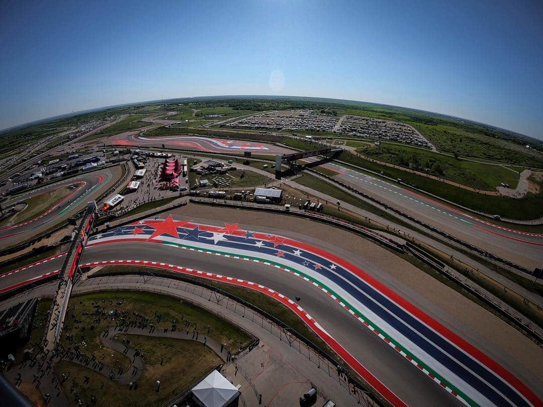 MotoGPさんのインスタグラム写真 - (MotoGPInstagram)「Stars and stripes 🇺🇸 // There's always something special about racing at @cota_official 😍 Are you ready for the #MotoGP race? 🔥 #Motorcycle #Racing #Motorsport」4月15日 3時47分 - motogp