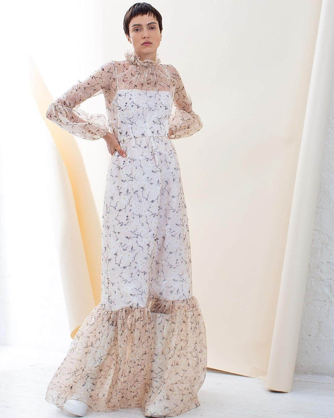 barneysnyofficialさんのインスタグラム写真 - (barneysnyofficialInstagram)「@by.bonnieyoung’s airy, yet structured sheer maxi dress is the romantic statement piece you need this season. Tap the photo to shop this fun, feminine ‘fit.」4月15日 3時55分 - barneysny