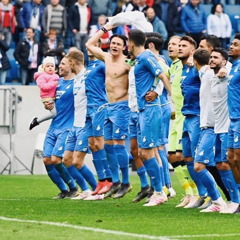 ニコ・シュルツのインスタグラム：「Good win today! 👏」