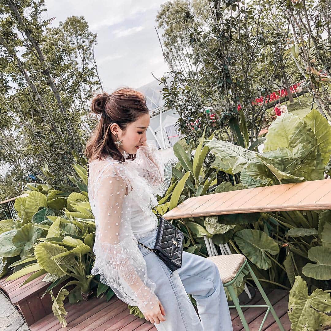 Lilian莉安さんのインスタグラム写真 - (Lilian莉安Instagram)「說多仙就有多仙的雪花上衣 OOTD All by⋯ @dazzlingdazzlin  #whatiwore #ootd #dazzlingdazzlin #springlook」4月15日 14時59分 - itslilian1002
