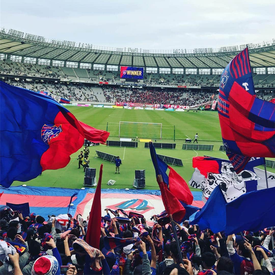 植田朝日さんのインスタグラム写真 - (植田朝日Instagram)「‪🔵🔴﻿ 38000人の前でアジア王者撃破‼️﻿ 7戦負けなしっす！w﻿ ﻿ 次は首位攻防のアウェー広島。﻿ 金曜だし行きづらいけど、行ける人は行っちゃいますか！w﻿ ﻿ てか、行っちゃうぞバカヤロー‼️﻿ ﻿ バモ トーキョー﻿ ﻿ ‪#tokyo12 ‬#FC東京」4月15日 13時29分 - asahiman