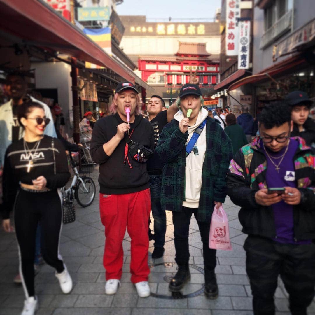 相馬トランジスタのインスタグラム：「チン舐めboyz  #バキューム相馬 #ロングタンへきほー #外国人の温かい目」