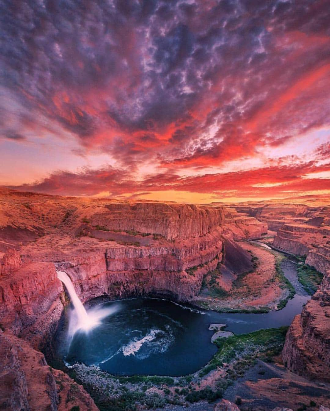 Wonderful Placesさんのインスタグラム写真 - (Wonderful PlacesInstagram)「Which picture is your favorite sunset shot? ✨❤️❤️❤️✨ 1. Monument Valley - Arizona 2. Palouse - Washington  3. Horseshoe Bend - Arizona 4. Fairbank - Alaska 5. Maroon Bells - Colorado . Pictures by ✨✨@neohumanity✨✨ #wonderful_places for a feature ❤️」4月15日 14時07分 - wonderful_places