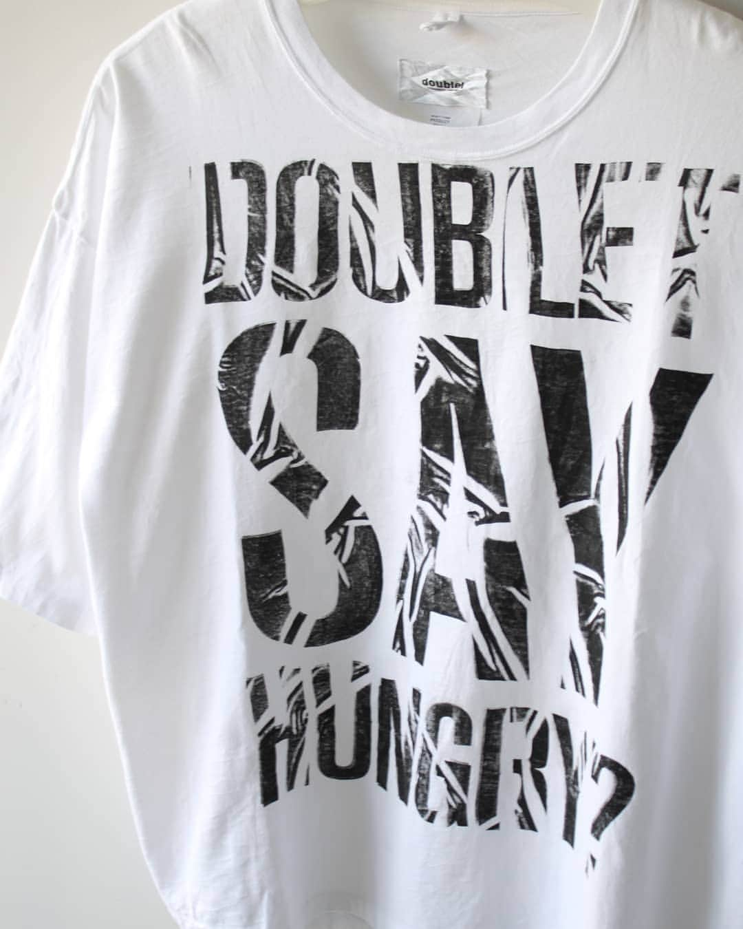 Deepinsideinc.com Storeさんのインスタグラム写真 - (Deepinsideinc.com StoreInstagram)「doublet / 2019 Spring Summer Colletion. COMPRESSED SLOGAN T-SHIRT IN THE INSTANT NOODLE.  #doublet @__doublet__」4月15日 14時25分 - deepinsideinc.comstore_men