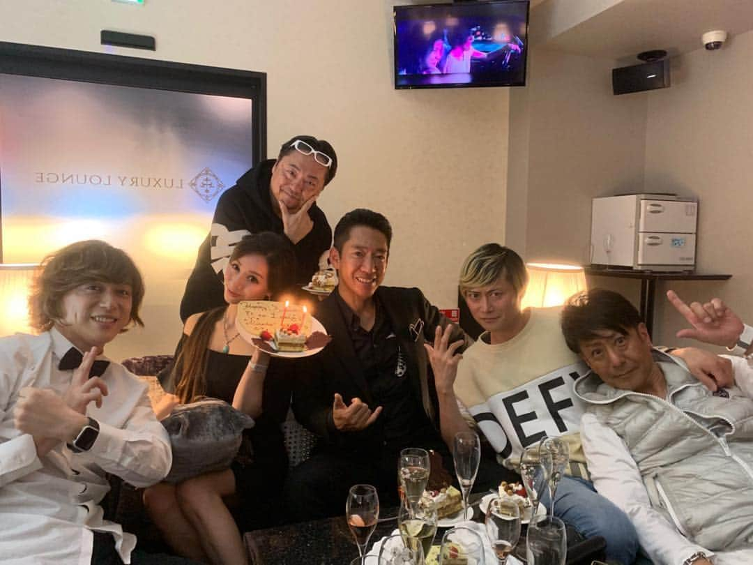 頼朝さんのインスタグラム写真 - (頼朝Instagram)「毎年妹分ミナコの 安定の誕生日会。  #メンズモデル  #司会  #俳優 #塩谷瞬 #頼朝 #ストーンマーケット中村社長  #野沢道夫 #ミラクルひかる  #ざわちん #NINECONTINUE」4月15日 14時27分 - contact.kaiser