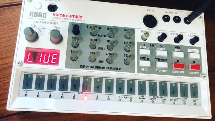井手大介のインスタグラム：「今日のビートとリフ #todaysbeat #volca #volcasample #minilogue #korg」