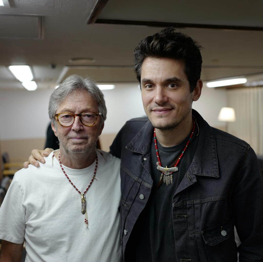 ジョン・メイヤーさんのインスタグラム写真 - (ジョン・メイヤーInstagram)「It’s always great when the stars align and I get to catch up with @ericclapton. An exceedingly generous man. Watching him play is like getting picked up by the scruff of my neck like a kitten. I just love it. To do it in Tokyo makes it all the more special. Excited to be making an appearance at his #crossroadsfestival in September. (photos by Aki Ueda)」4月15日 14時29分 - johnmayer