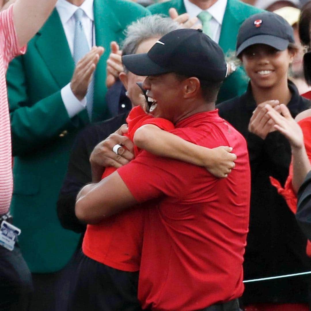 NBC Newsさんのインスタグラム写真 - (NBC NewsInstagram)「Tiger Woods embraces his son after he completes an 11-year comeback to win another major at #TheMasters on Sunday. . 📷 Mike Segar / @reuters」4月15日 5時58分 - nbcnews