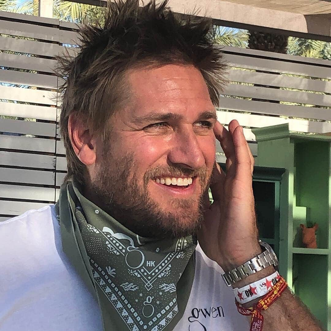 コリン・ハンクスさんのインスタグラム写真 - (コリン・ハンクスInstagram)「Big thanks to @curtisstone and the entire @gwenla team for letting @hankskerchiefs design a special one of a kind kerchief their Coachella popup.  #beready  #gwenla #hankskerchiefs #notabandana  #coachella」4月15日 6時24分 - colinhanks