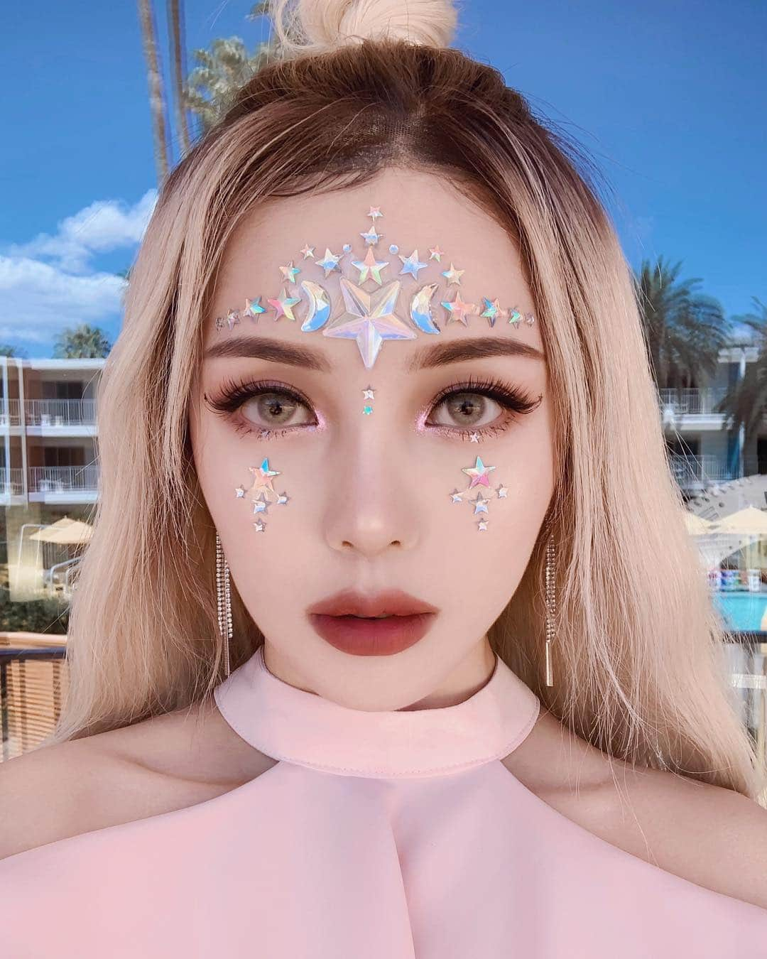 ポニーさんのインスタグラム写真 - (ポニーInstagram)「. Coachella ‘19  DAY 1 LOOK 🌟Star Gem Look🌟  I🖤 GLITTER GOALS LIQUID EYELINER & MICRO BROW PENCIL!  @nyxcosmetics @nyxcosmetics_jp #nyxcosmeticscoachella #coachella」4月15日 6時18分 - ponysmakeup