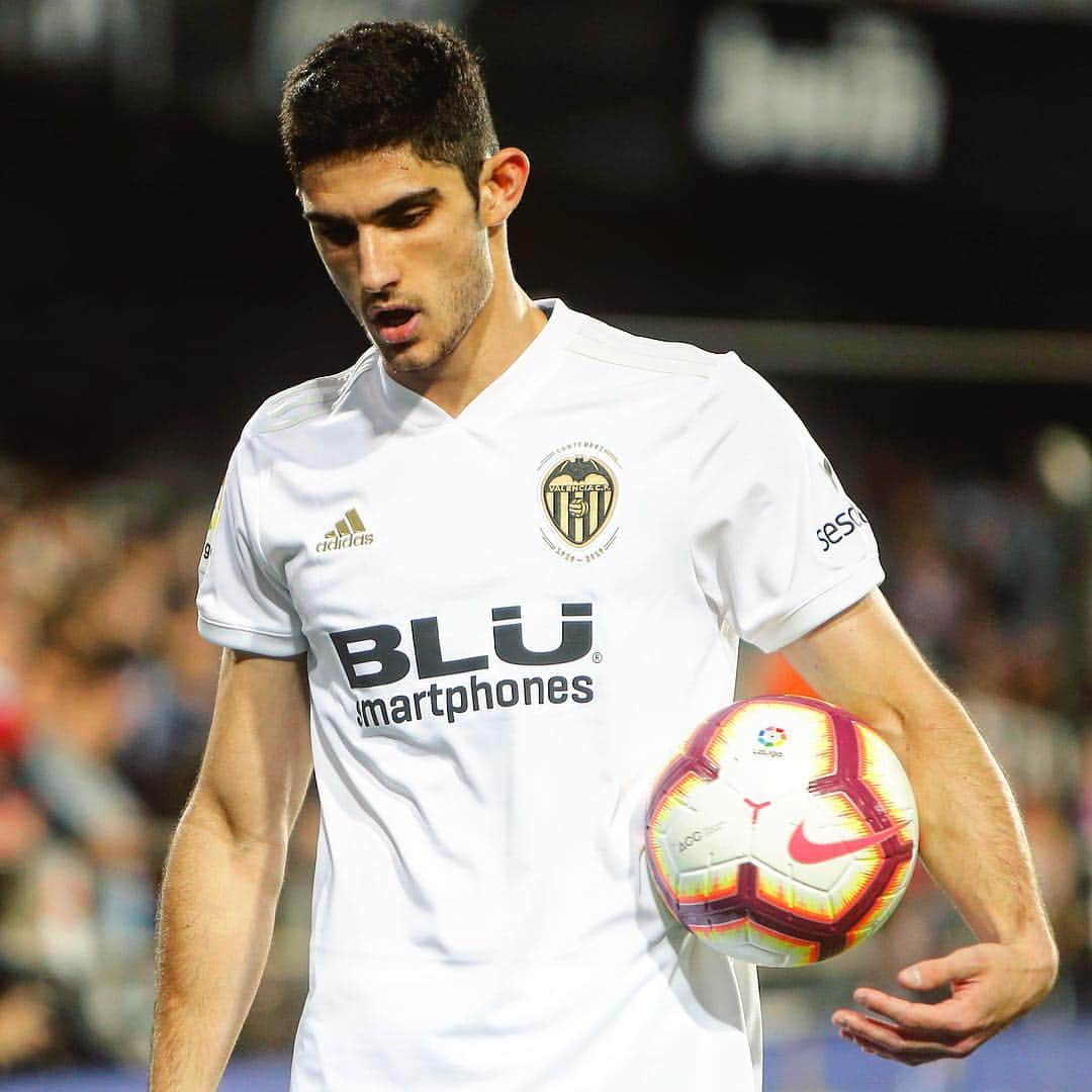 LFPさんのインスタグラム写真 - (LFPInstagram)「BEAST MODE 🔛 • #Guedes #Valencia #Goal #LaLiga #LaLigaSantander」4月15日 6時23分 - laliga