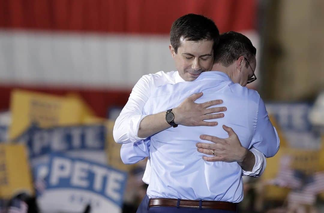 NBC Newsさんのインスタグラム写真 - (NBC NewsInstagram)「South Bend Mayor Pete #Buttigieg hugs his husband, Chasten Glezman, after Buttigieg formally announced Sunday that he will run for president in 2020. . 📷 @dcummings65 / @apnews」4月15日 6時28分 - nbcnews