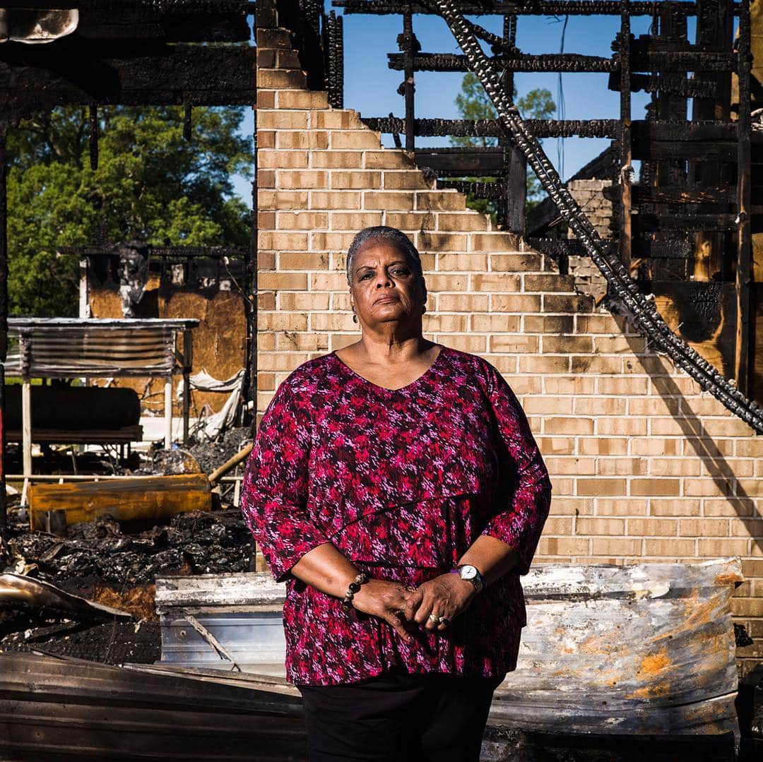 CNNさんのインスタグラム写真 - (CNNInstagram)「As their church burned, members of the Greater Union Baptist Church stood outside, linked arms, and prayed. It was one of three historically black churches in rural St. Landry Parish, west of Baton Rouge, that police said were intentionally torched over a 10-day span. Sheryl Richard, 56, snapped photos of the church where she, her daughter and sister all said their wedding vows. "Your heart breaks, watching what we call home going up in flames," she said. "Nothing is over until God says it's over. And I truly don't believe God is saying it's over for Greater Union." (📸: Edmund D. Fountain)」4月15日 6時44分 - cnn